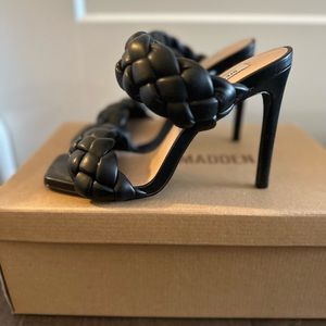 Steve Madden Black Kenly Sandals